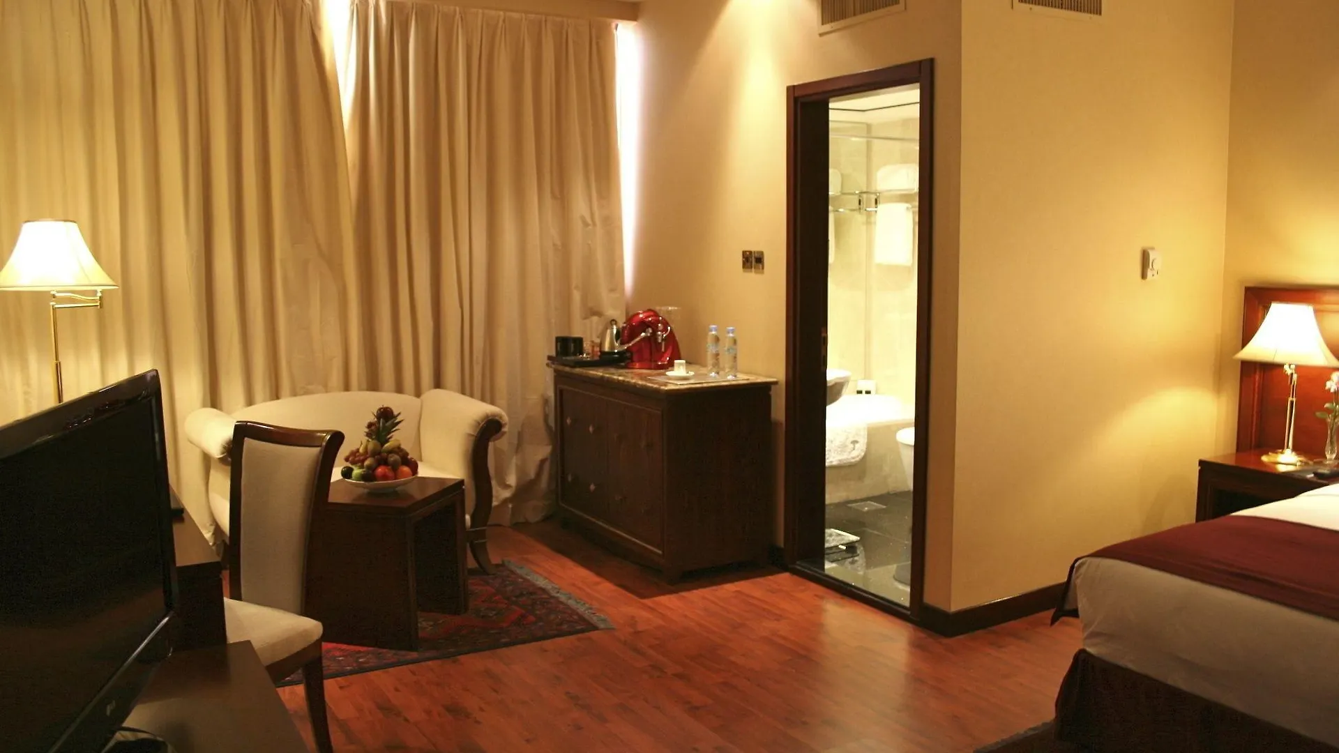 Trianon Royal Hotel Αμπού Ντάμπι
