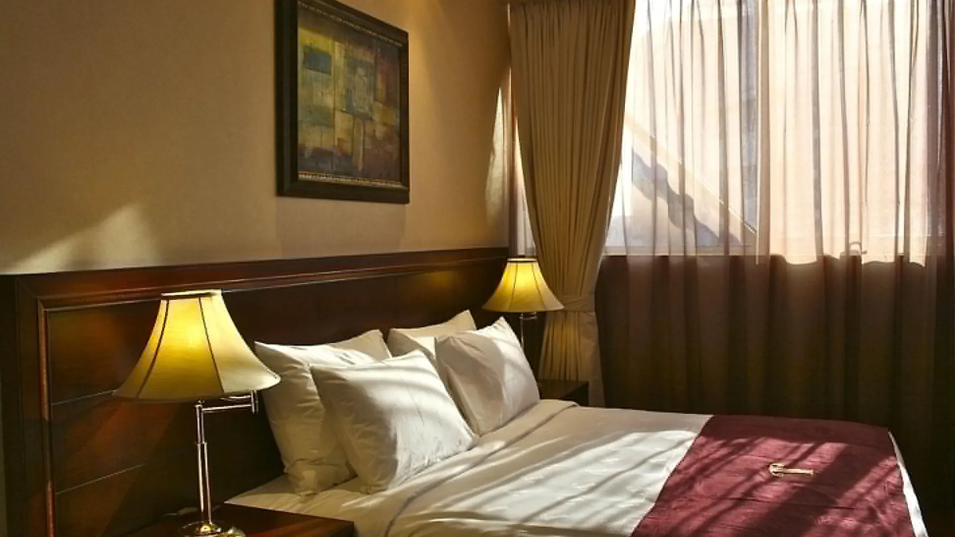 Trianon Royal Hotel Αμπού Ντάμπι
