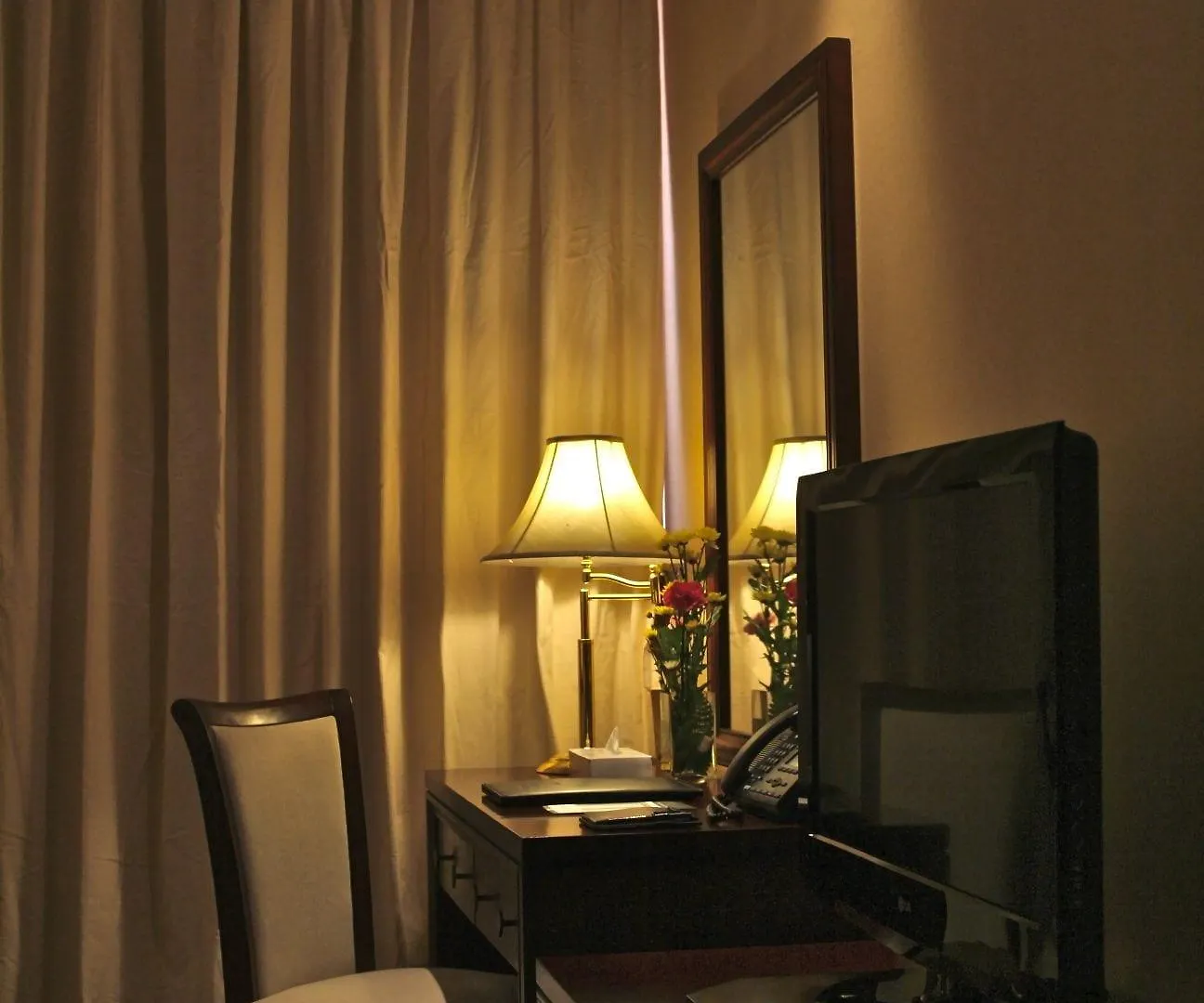 Trianon Royal Hotel Αμπού Ντάμπι