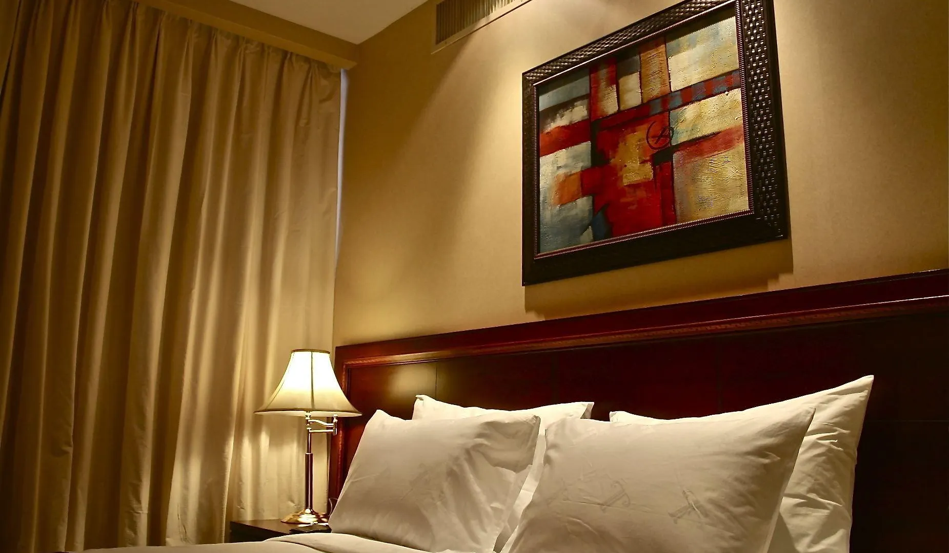 Trianon Royal Hotel Αμπού Ντάμπι