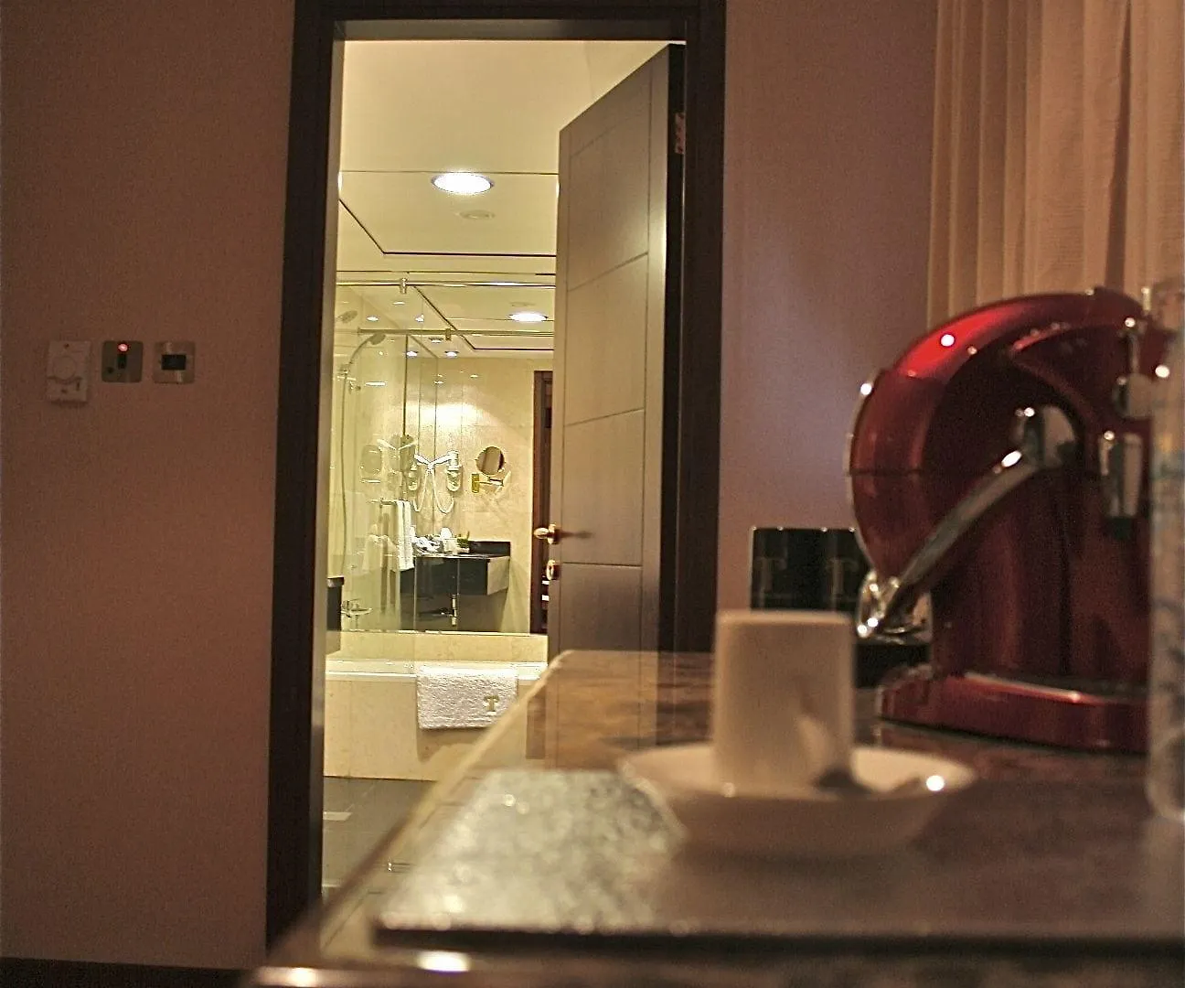Trianon Royal Hotel Αμπού Ντάμπι