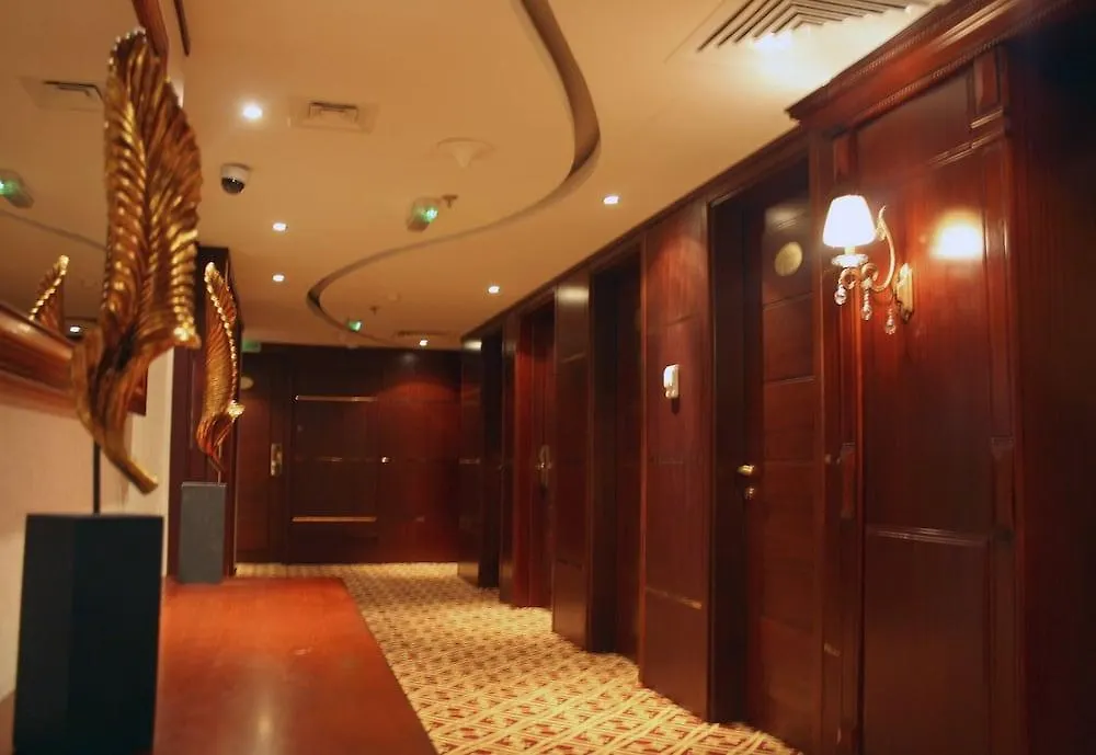 Trianon Royal Hotel Αμπού Ντάμπι